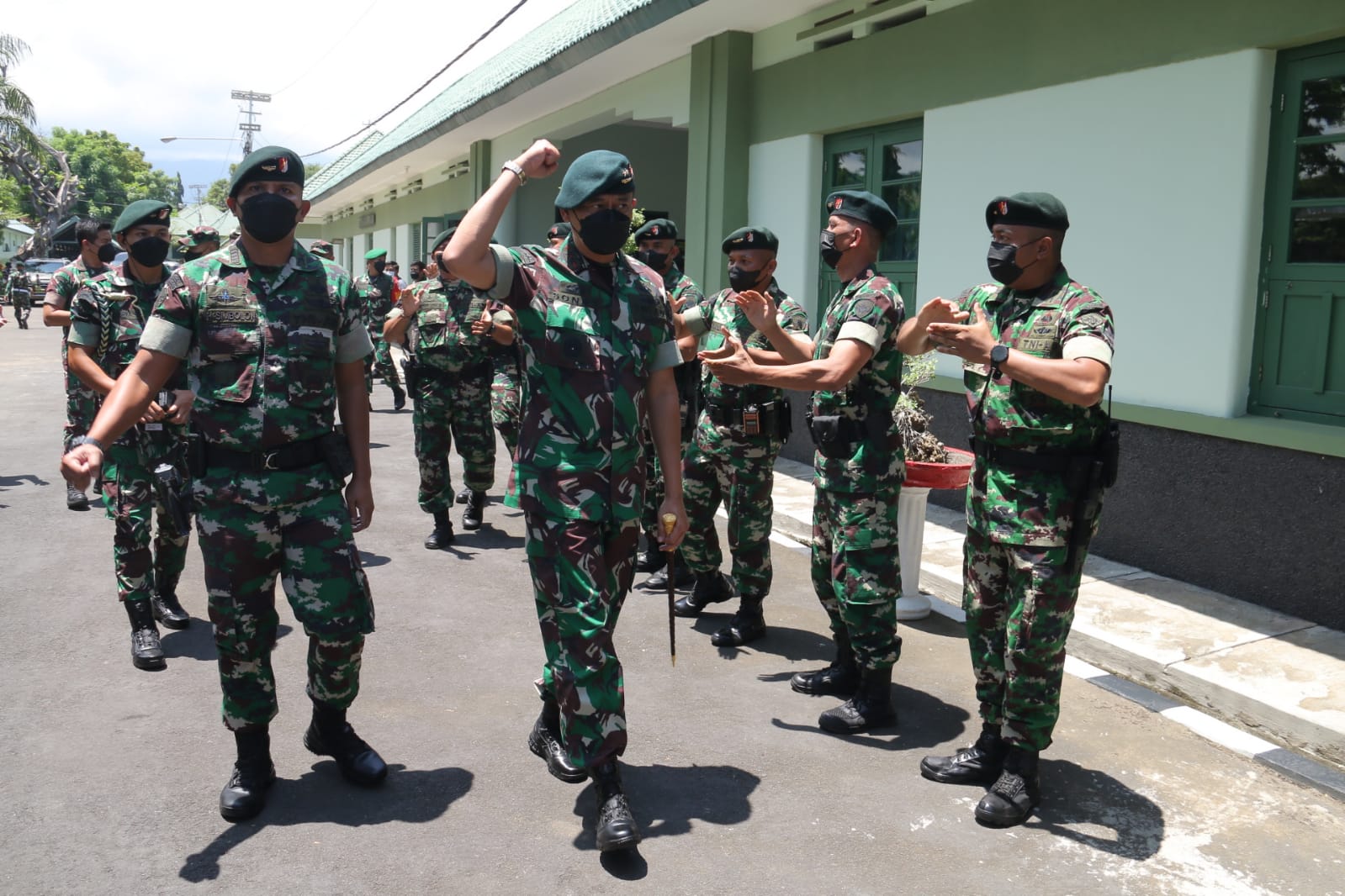 Sambutan antusias dari Tim Gultor atas kedatangan Pangdam