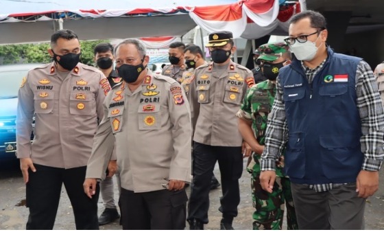 Kapolda Jabar pantau kegiatan vaksinasi presisi polres sukabumi kota
