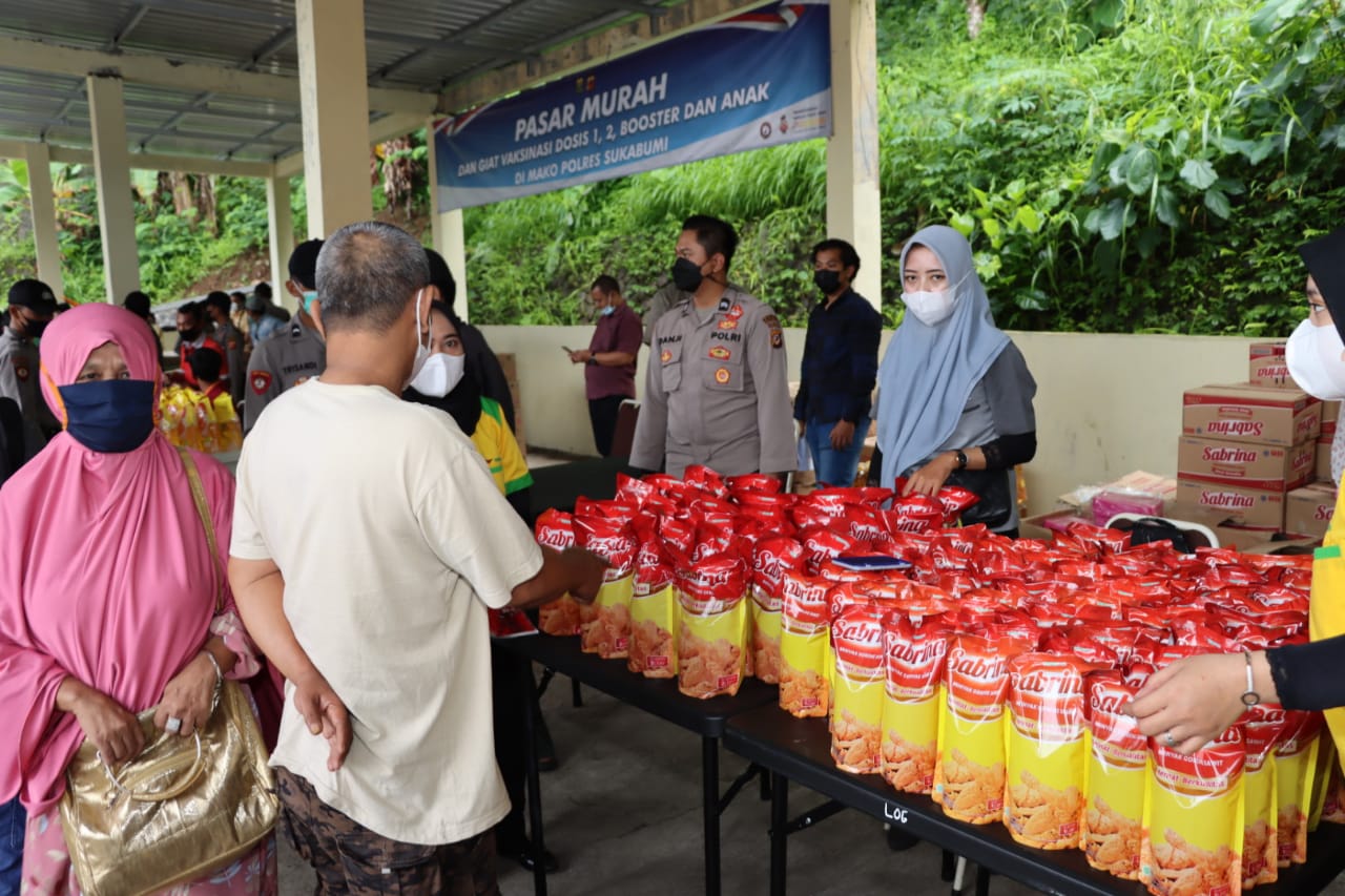 Pasar Murah Polres Sukabumi sediakan minyak dengan HET normal