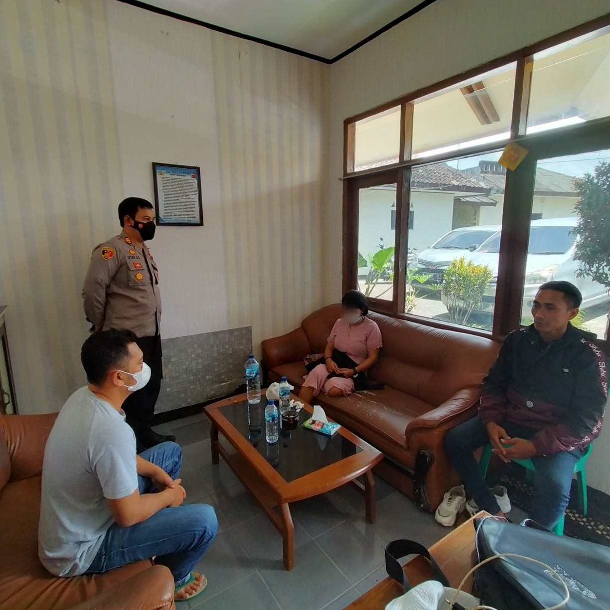 Teeduga pelaku di kantor Polsek