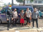 Anggota Reskrim Polsek CIkole bersama terduga pelaku dan Barang Bukti