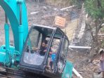 Proyek TPT Sungai Cibatu Cikembar diduga melanggar