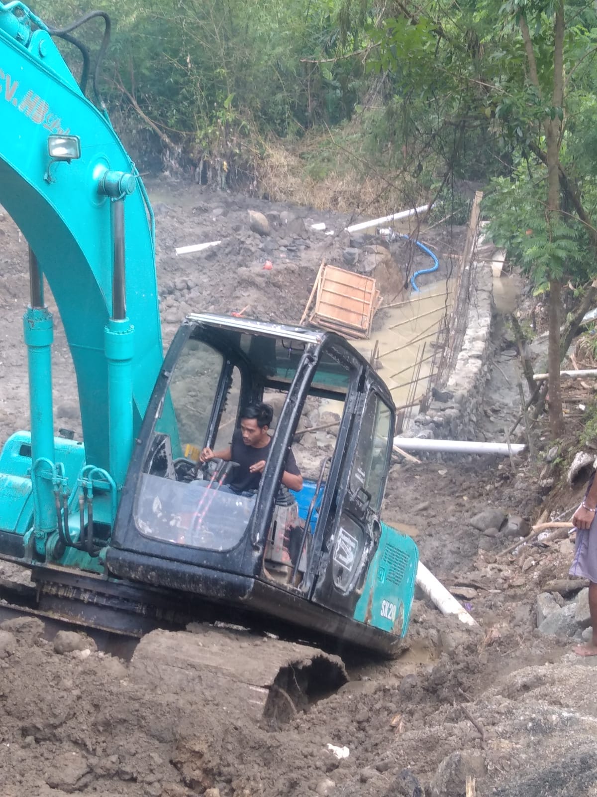 Proyek TPT Sungai Cibatu Cikembar diduga melanggar