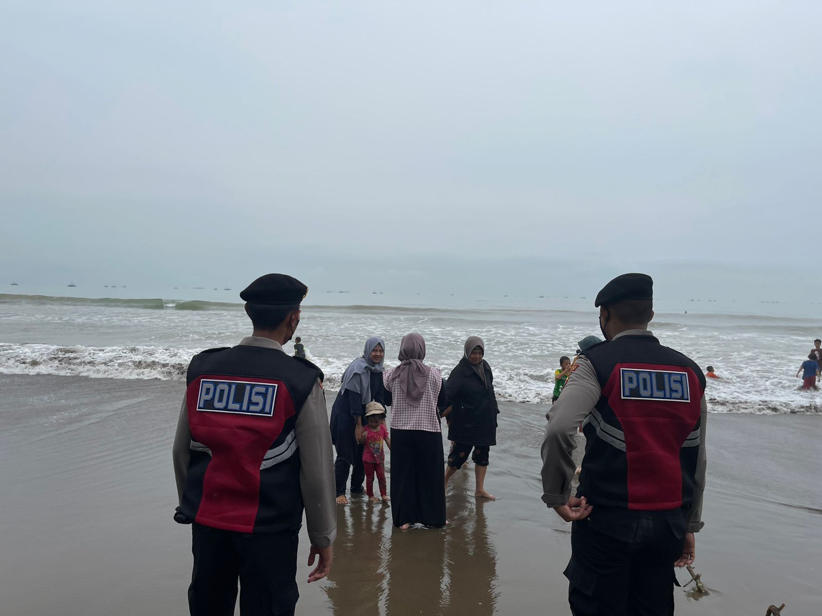 Tim Black Marlin Polres Sukabumi saat melakukan patroli