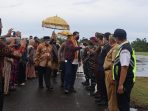 Sambutan Kapolda Aceh saat turun dari pesawat
