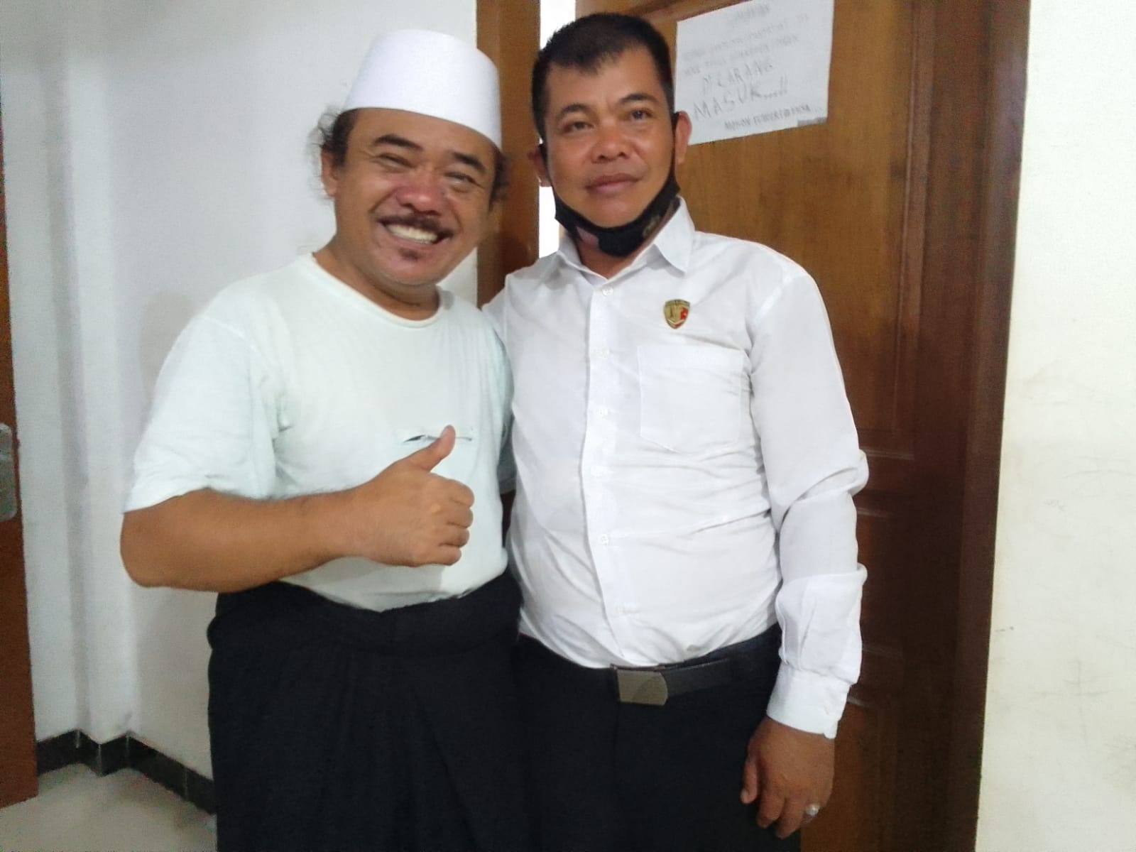 Ukan Setiawan saat sungkem KH Asep Mubarok Cikampek Karawang