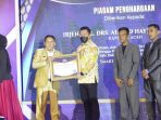 Pemberian Award kepada Kapolda Aceh