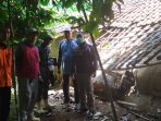 Pemdes Hegarmanah dan petugas P2BK di lokasi musibah