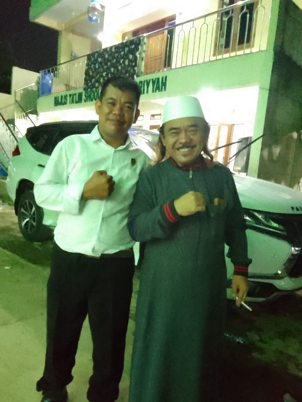 Wartawan Bharindojabar saat bersilaturahmi di kediaman KH Asep Mubarok
