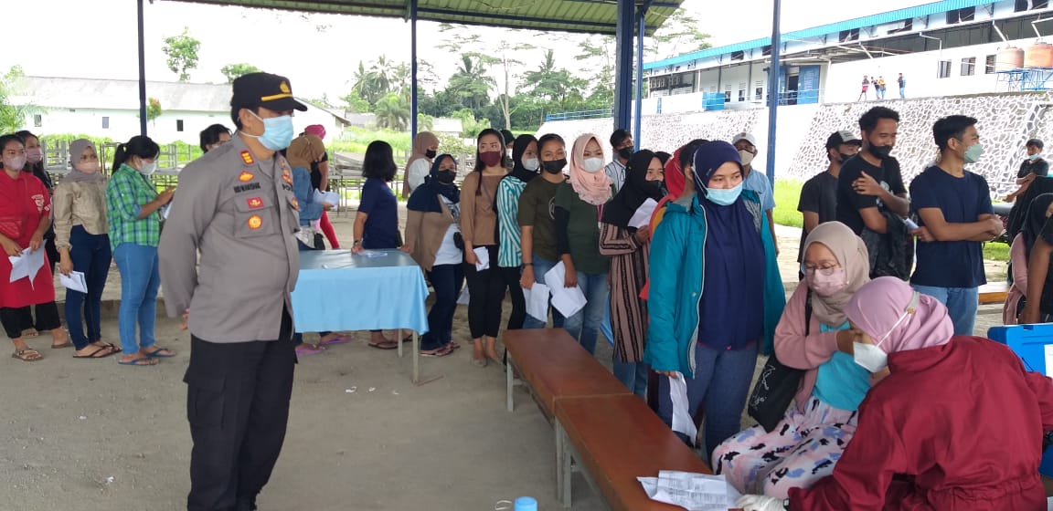 Kapolsek Cikembar pantau langsung pelaksanaan vaksinasi covid 19