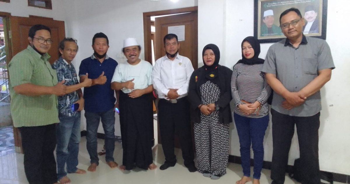 Kediaman dan keluarga KH Asep Mubarok di wilayah Cikampek Selatan Karawang